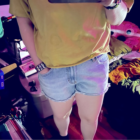 Billabong Jean Shorts frayed ends light blue Size 30 large womens - Picture 3 of 15